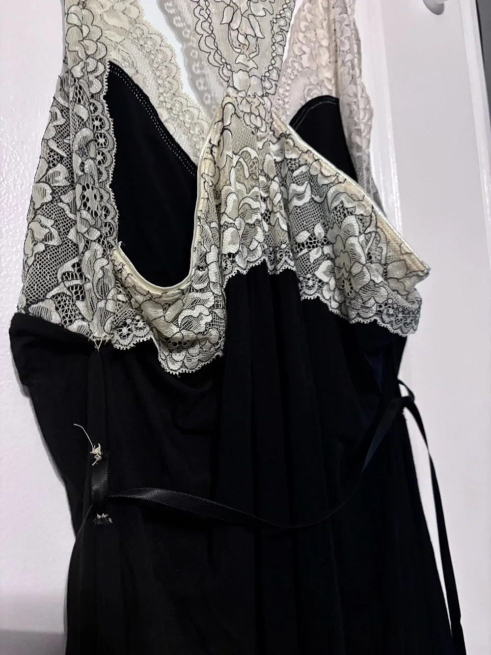 Adore Me Black and Ivory Lace Bodice Nightie Dress Size Large - Picture 10 of 13